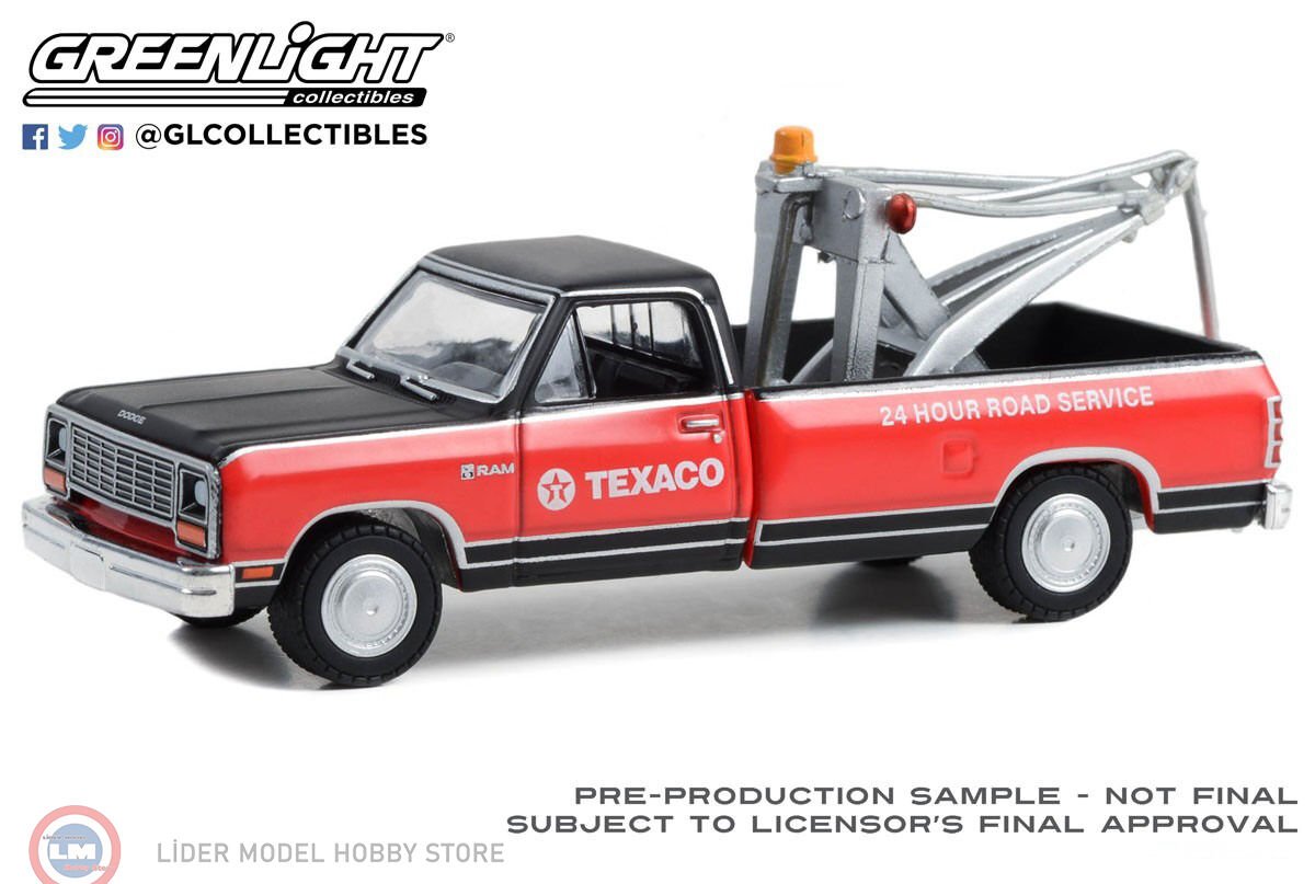 1:64 Greenlight 1983 Dodge Ram D100 Royal SE with Drop In Tow Hook Texaco
