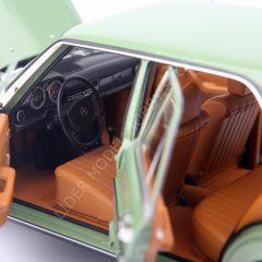 1:18 1973 Mercedes Benz 200 8 W115