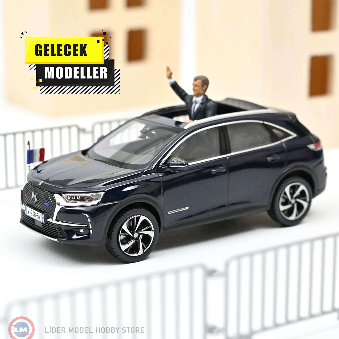 1:43 Norev 2017 DS 7 Crossback Presidentiel -  with figure