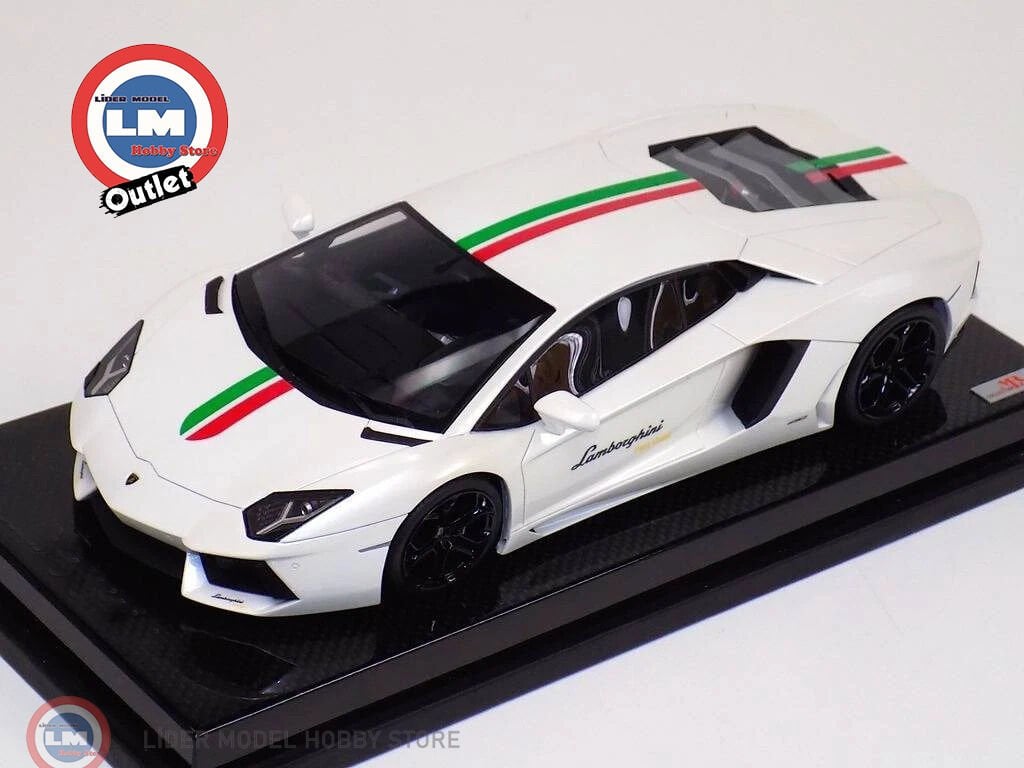 1:18 MR Collection Lamborghini AVENTADOR LP700-4 TRICOLORE