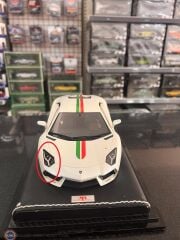 1:18 MR Collection Lamborghini AVENTADOR LP700-4 TRICOLORE