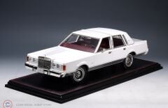 1:18 GLM / Stamp 1989 Lincoln Town Car Signature Series Arctic White