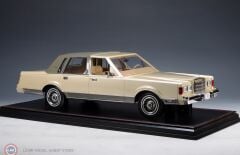 1:18 GLM / Stamp 1989 Lincoln Town Car Signature Series Sandstone Clearcoat Metallic