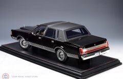 1:18 GLM / Stamp 1989 Lincoln Town Car Signature Series Black