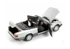 1:18 1989 Mercedes Benz 300 CE 24 Cabriolet