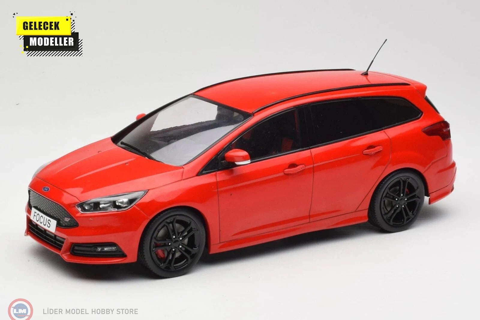 1:18 IXO 2014 Ford Focus ST Turnier