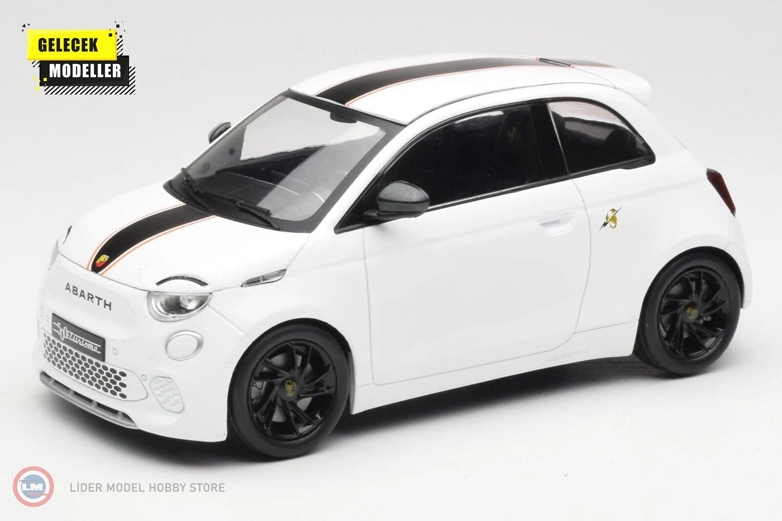 1:18 MCG 2024 Fiat 500e Abarth