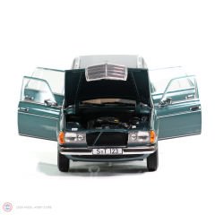 1:18 1982 Mercedes Benz E Class 200 T-model W123