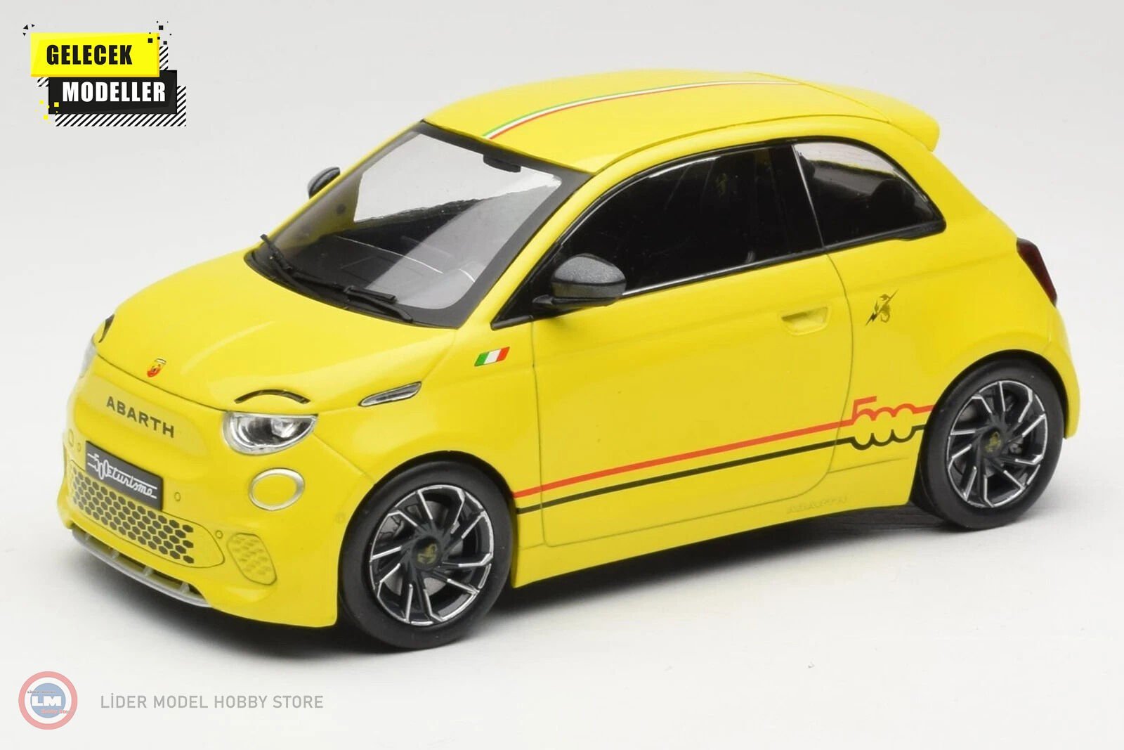 1:18 MCG 2024 Fiat 500e Abarth
