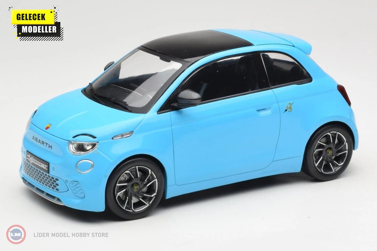 1:18 MCG 2024 Fiat 500e Abarth