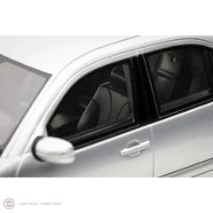 1:18 2001 Mercedes-Benz E55 AMG W210 Brilliant Silver
