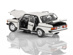 1:18 1980 Mercedes Benz 200 W123 AMG
