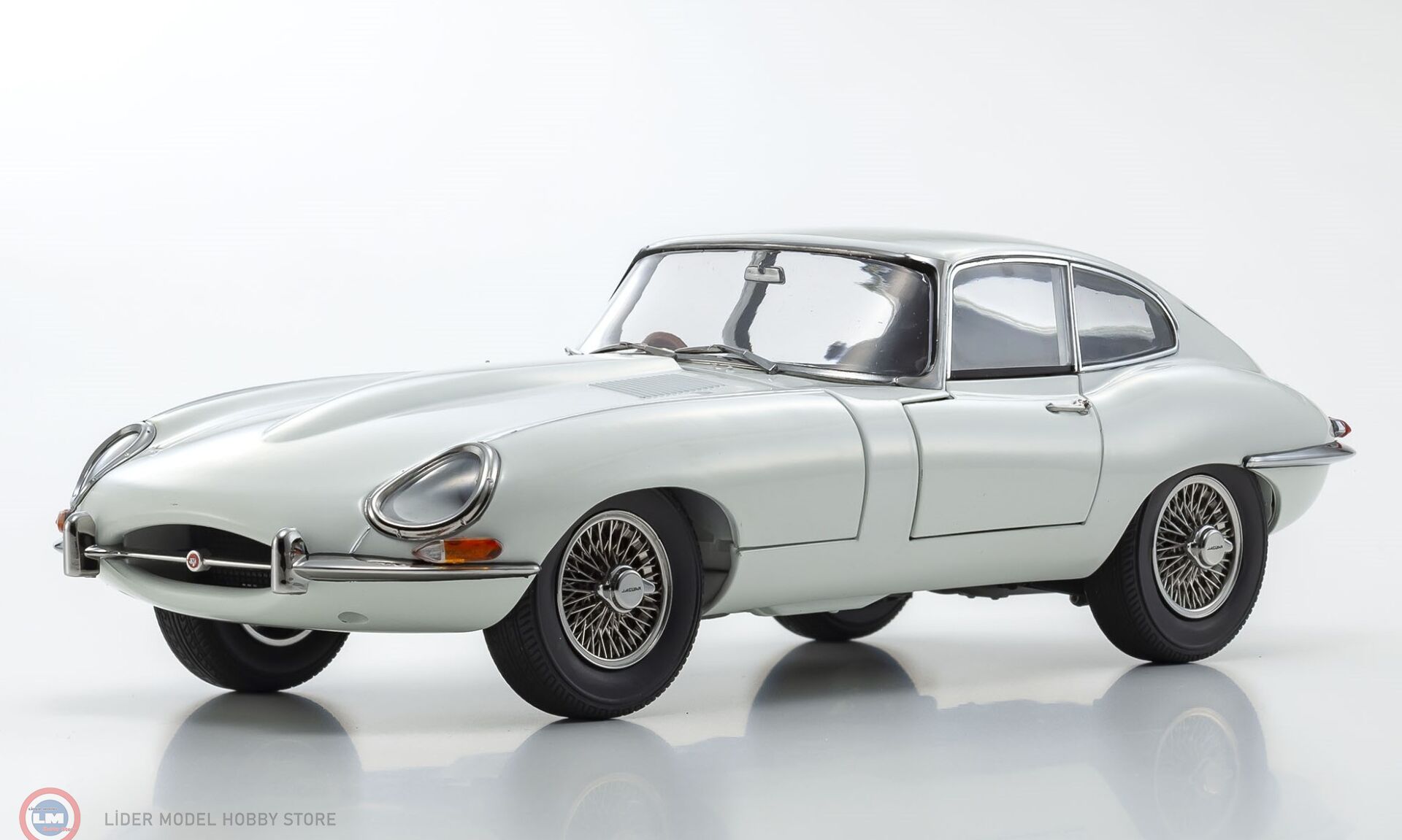 1:18 Kyosho 1961 Jaguar E-Type Series 1 (RHD)
