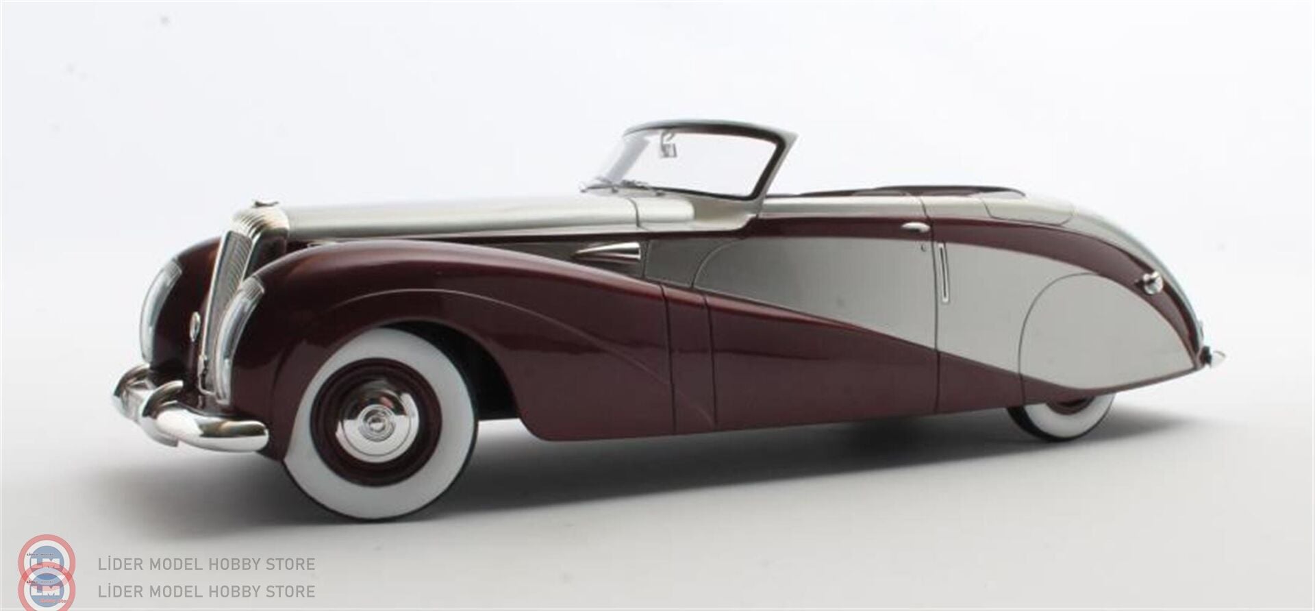 1:18 Matrix 1953 Daimler DE36 Hooper Green Goddess Maroon Silver