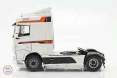 1:18 2016 DAF XF Space Cab Beyaz