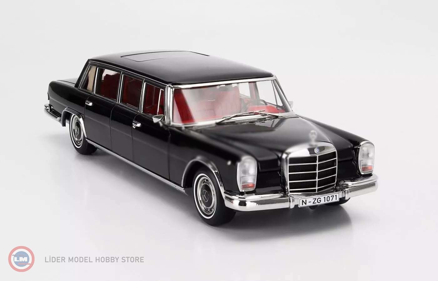1:18 1968 Mercedes Benz 600 W100 Pullman