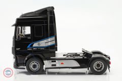 1:18 2016 DAF XF Space Cab Siyah