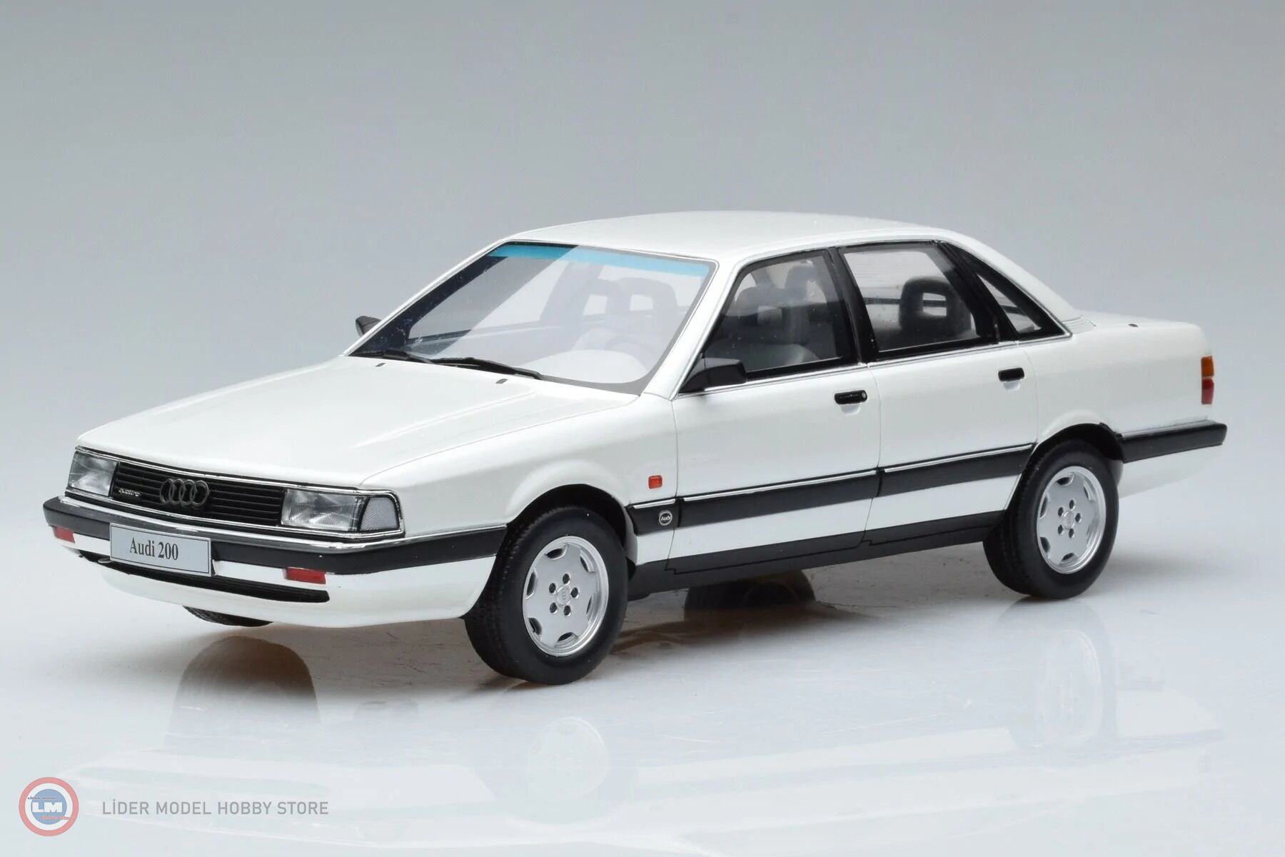 1:18 1989 Audi 200 Quattro 20v