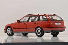 1:18 1995 BMW 320i Touring (E36)