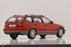1:18 1995 BMW 320i Touring (E36)