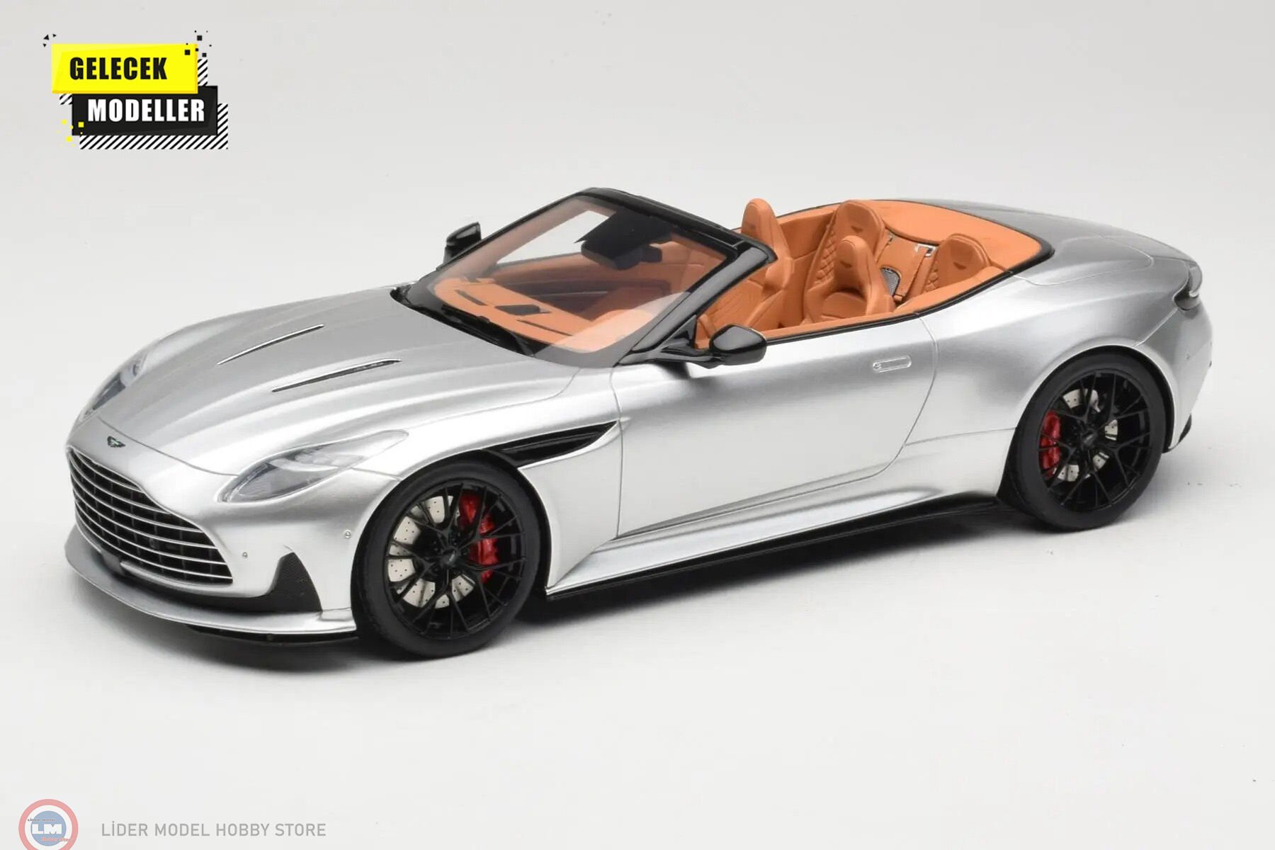 1:18 GT Spirit 2023 ASTON MARTIN DB12 VOLANTE SILVER
