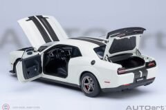 1:18 Autoart 2023 Dodge CHALLENGER SRT SUPERSTOCK - KNUCKLE WHITE