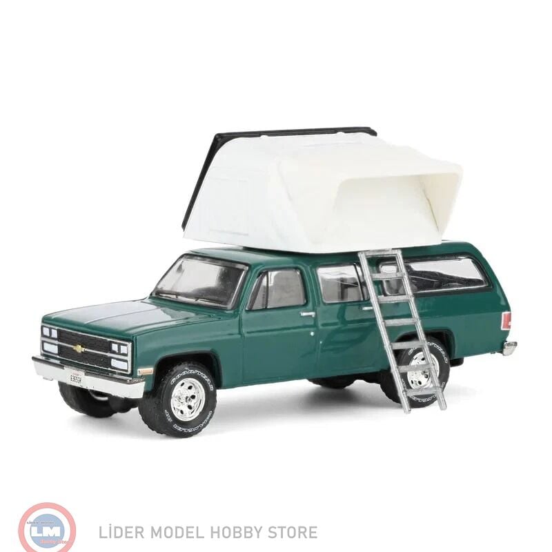 1:64 Greenlight 1990 Chevrolet Suburban in Green with Modern Rooftop Camper