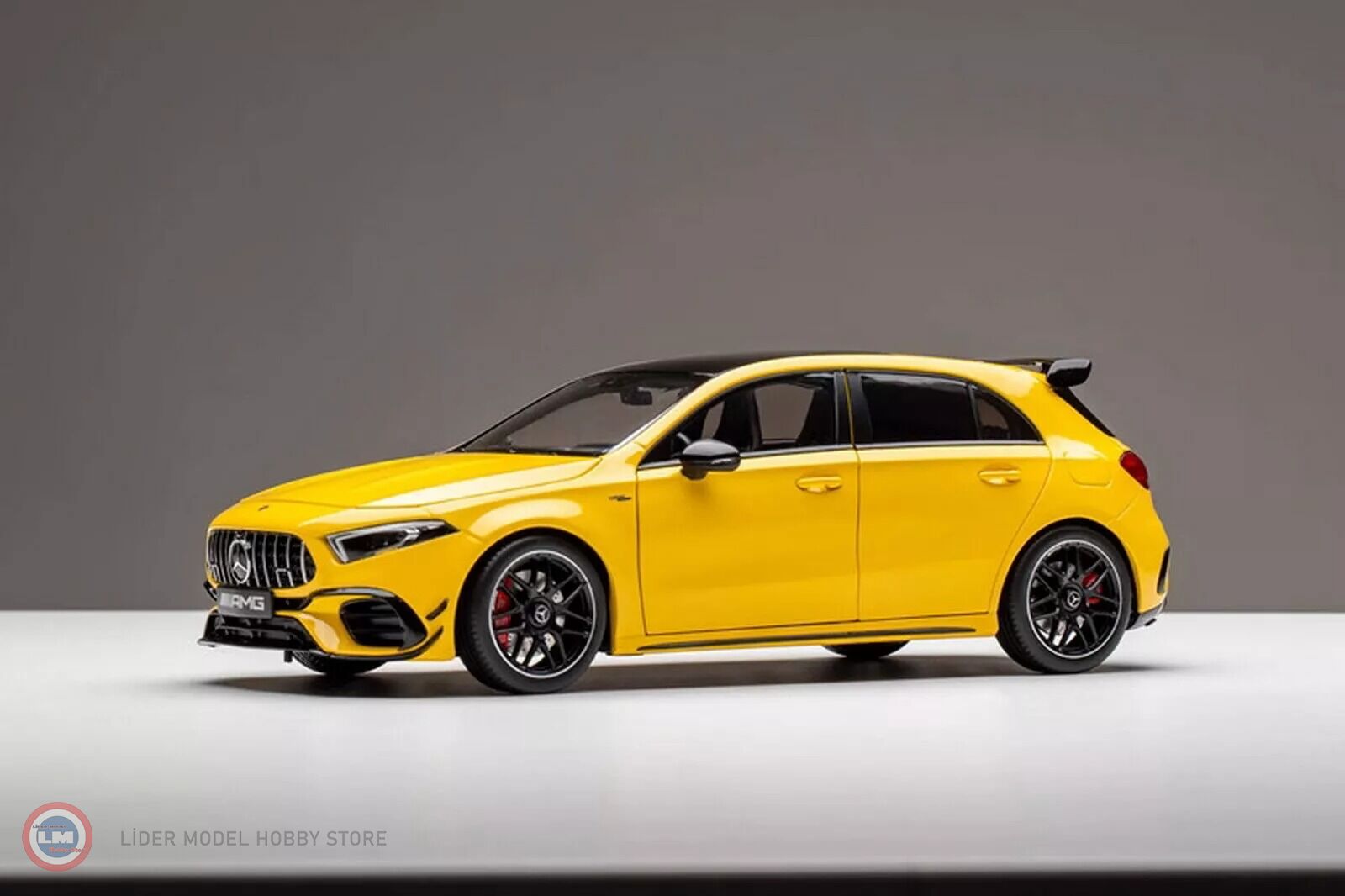 1:18 NZG Mercedes Benz AMG A45 S 4MATIC - 2023
