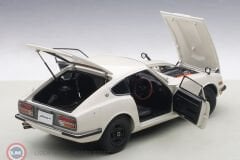 1:18 Autoart 1969 Nissan Fairlady Z432