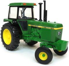 1:32 John Deere 4440 Traktör