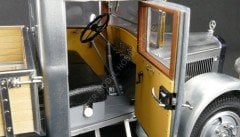 1:18 1933 Mercedes Benz LO 2750 Clear Finish Version