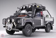 1:18 Kyosho 2001 LAND ROVER DEFENDER - LARA CROFT : TOMB RAIDER Corris Grey