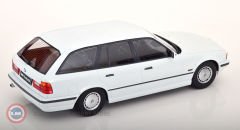 1:18 1996 BMW 5-series Touring E34