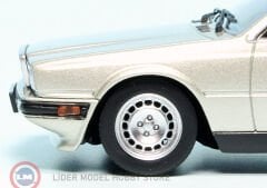 1:43 Maxichamps 1982 Maserati Biturbo Spyder