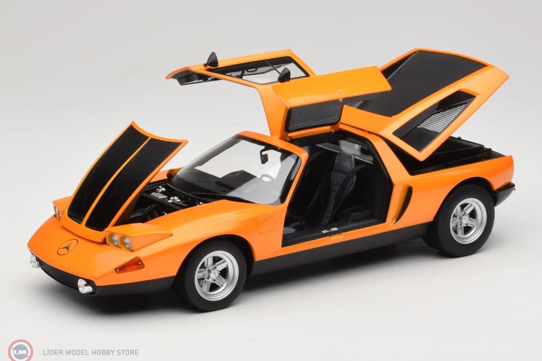 Norev - 1:18 Norev 1969 Mercedes Benz C111 Weissherbst - 7.700,24
