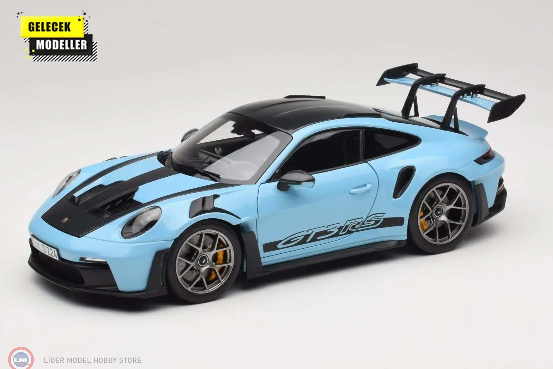 1:18 Norev 2022 Porsche 992 GT3 RS Weissach Pack