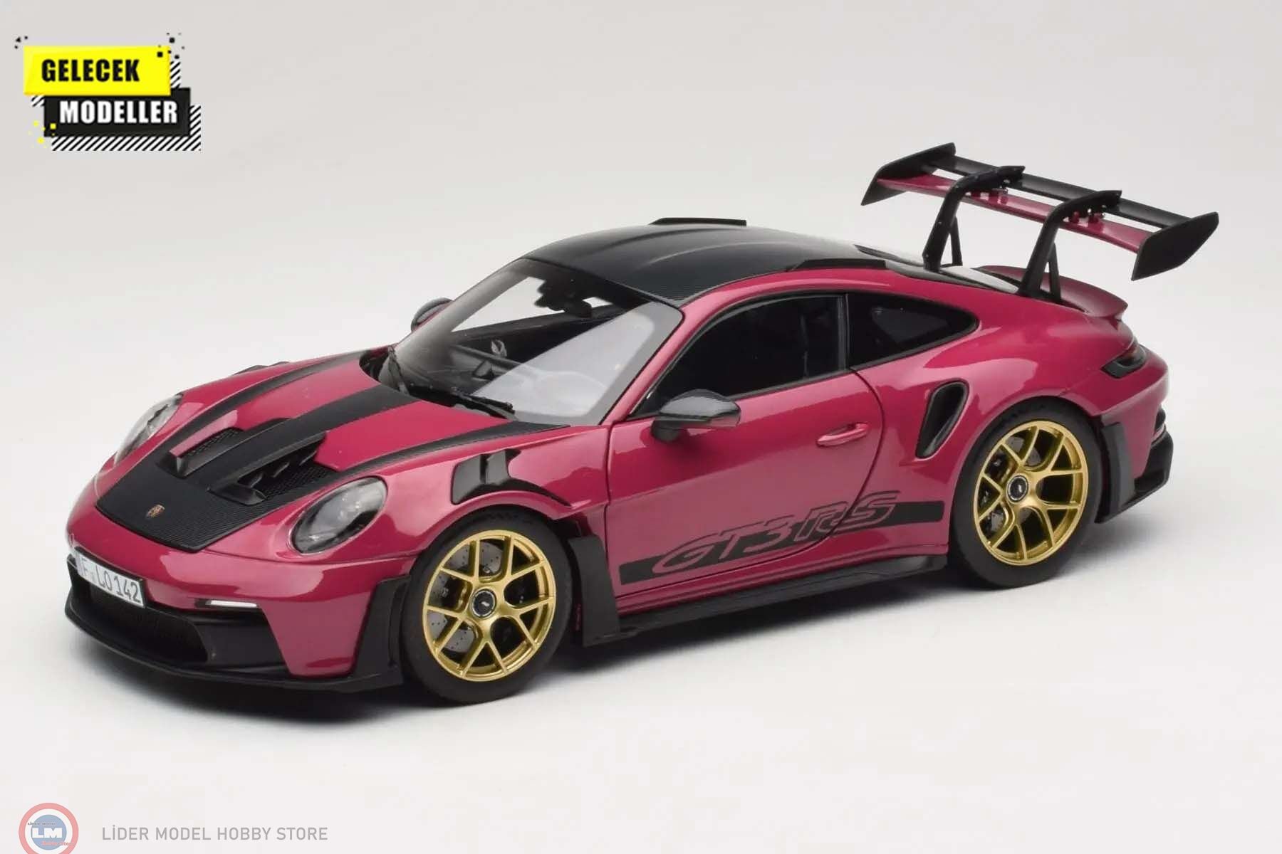 1:18 Norev 2022 Porsche 992 GT3 RS Weissach Pack