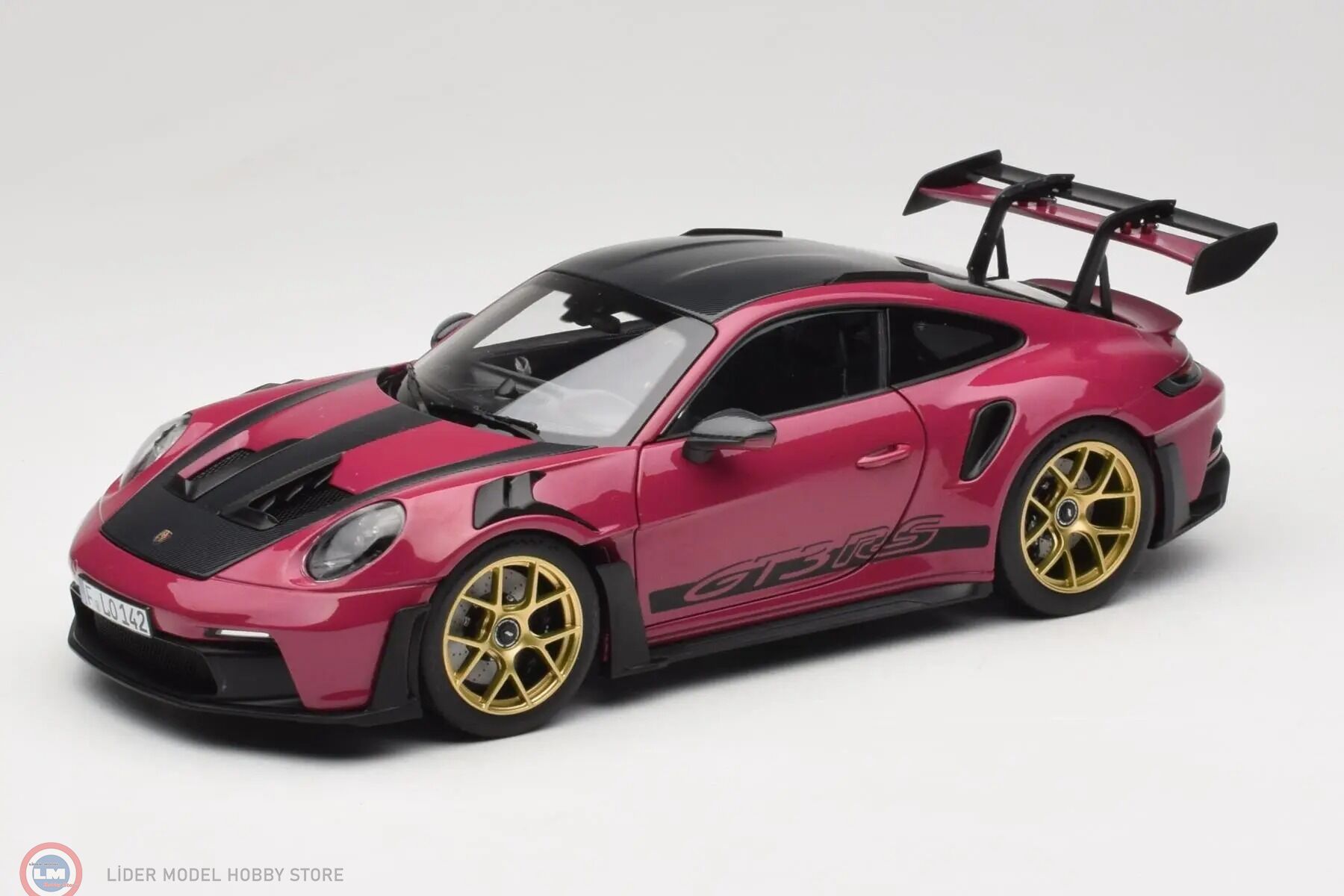 1:18 Norev 2022 Porsche 992 GT3 RS Weissach Pack