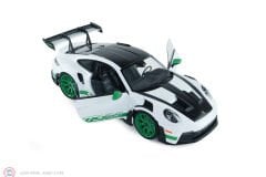 1:18 Solido 2024 Porsche 911 (992) GT3 RS Tribute Carrera RS