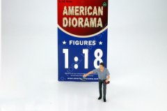 1:18 American Diorama Gas Istation Attendant 77706