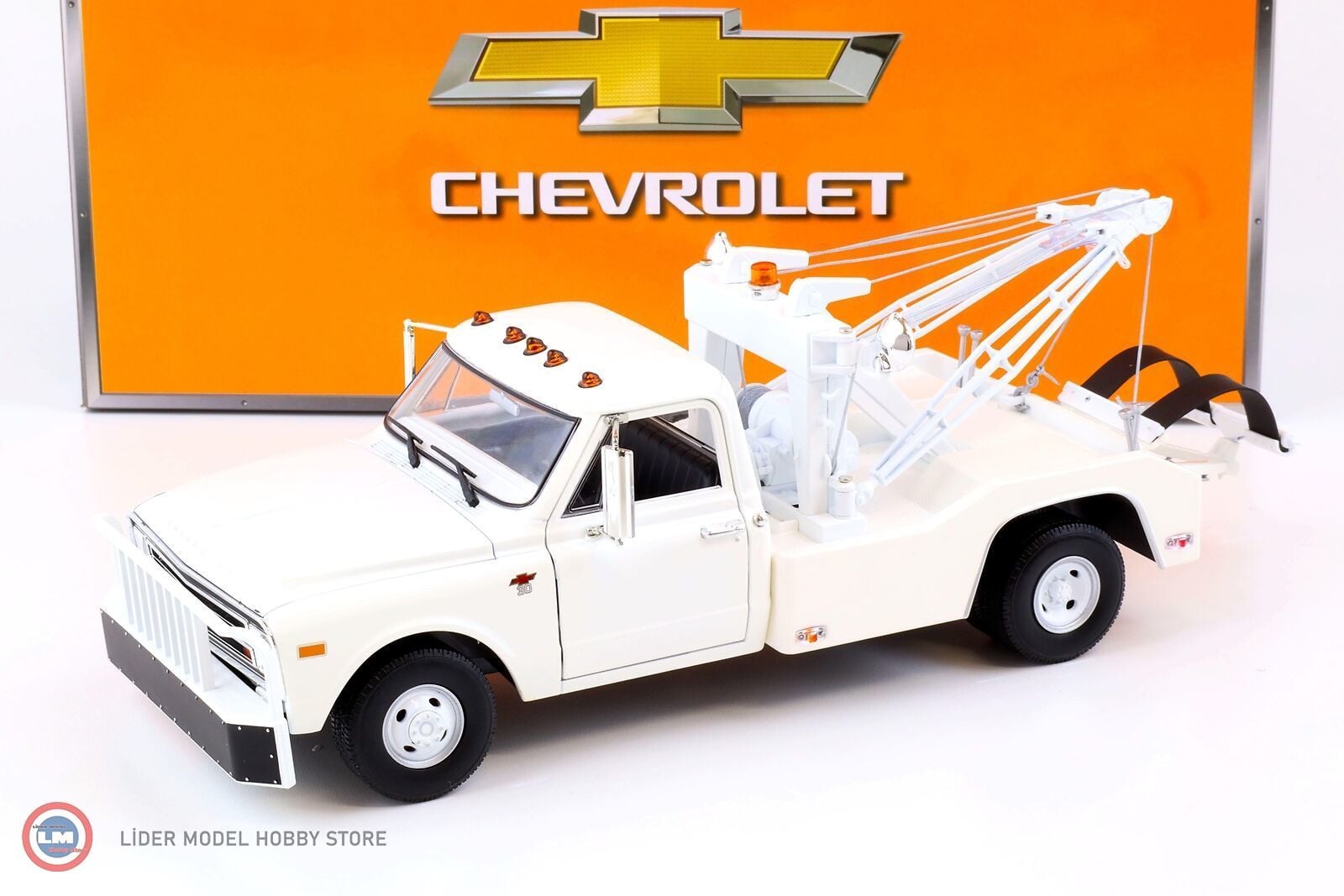 1:18 1968 Chevrolet C-30 Dually Wrecker Pickup