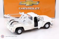 1:18 1968 Chevrolet C-30 Dually Wrecker Pickup