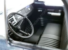 1:18 1970 Dodge D300 Ramp Truck Dan Gurney's Plymouth AAR Trans Am Team