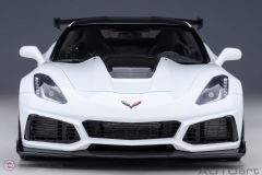 1:18 2019 Chevrolet Corvette C7 ZR1 Beyaz