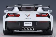 1:18 2019 Chevrolet Corvette C7 ZR1 Beyaz