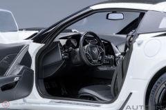 1:18 2019 Chevrolet Corvette C7 ZR1 Beyaz