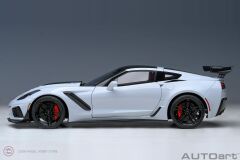 1:18 2019 Chevrolet Corvette C7 ZR1 Gri