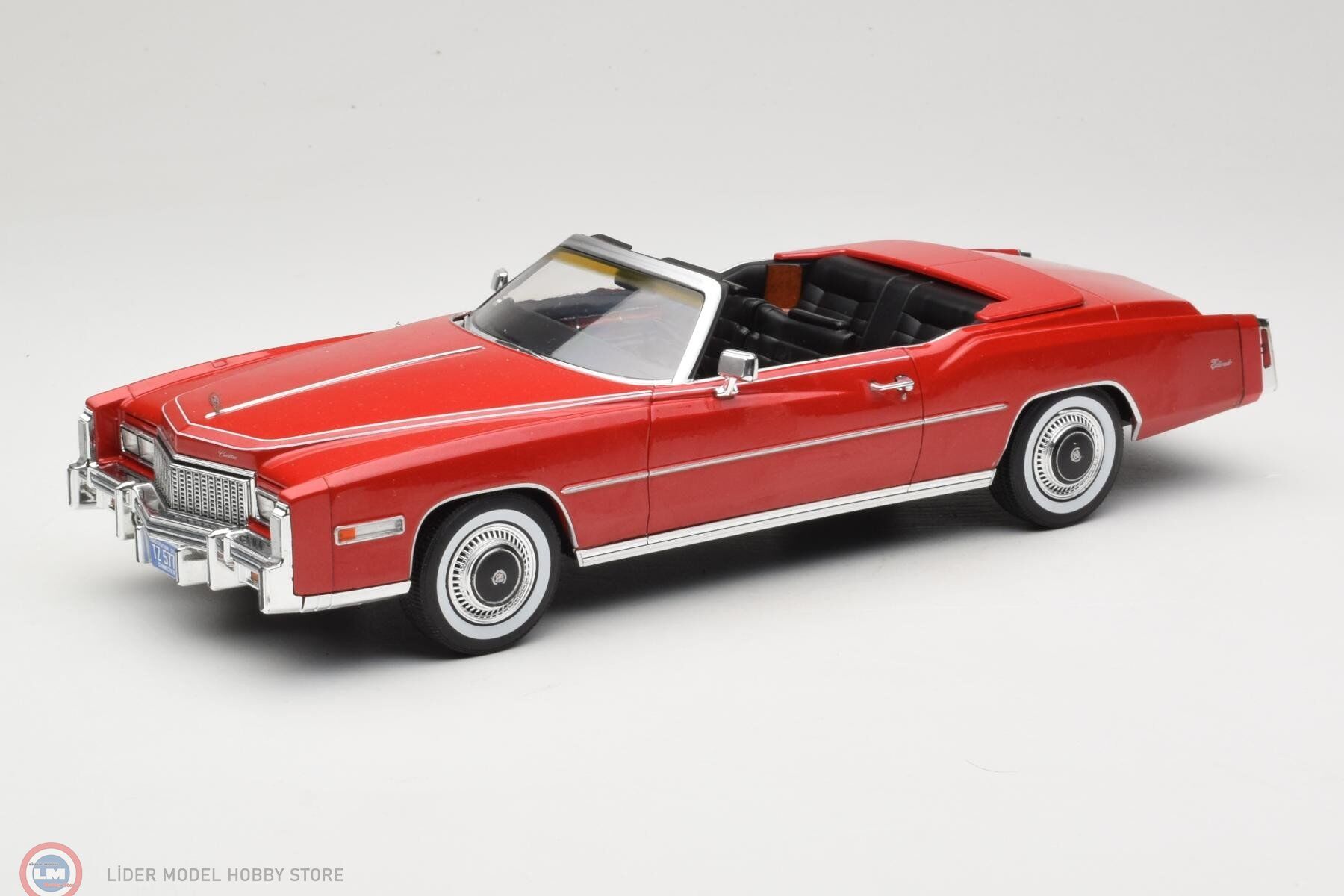 1:18 MCG 1976 Cadillac Eldorado Convertible