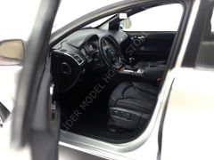 1:18 Kyosho 2010 Audi Q7 Facelift, Lider Model'den