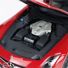 1:18 Minichamps 2013 Mercedes Benz SLS AMG